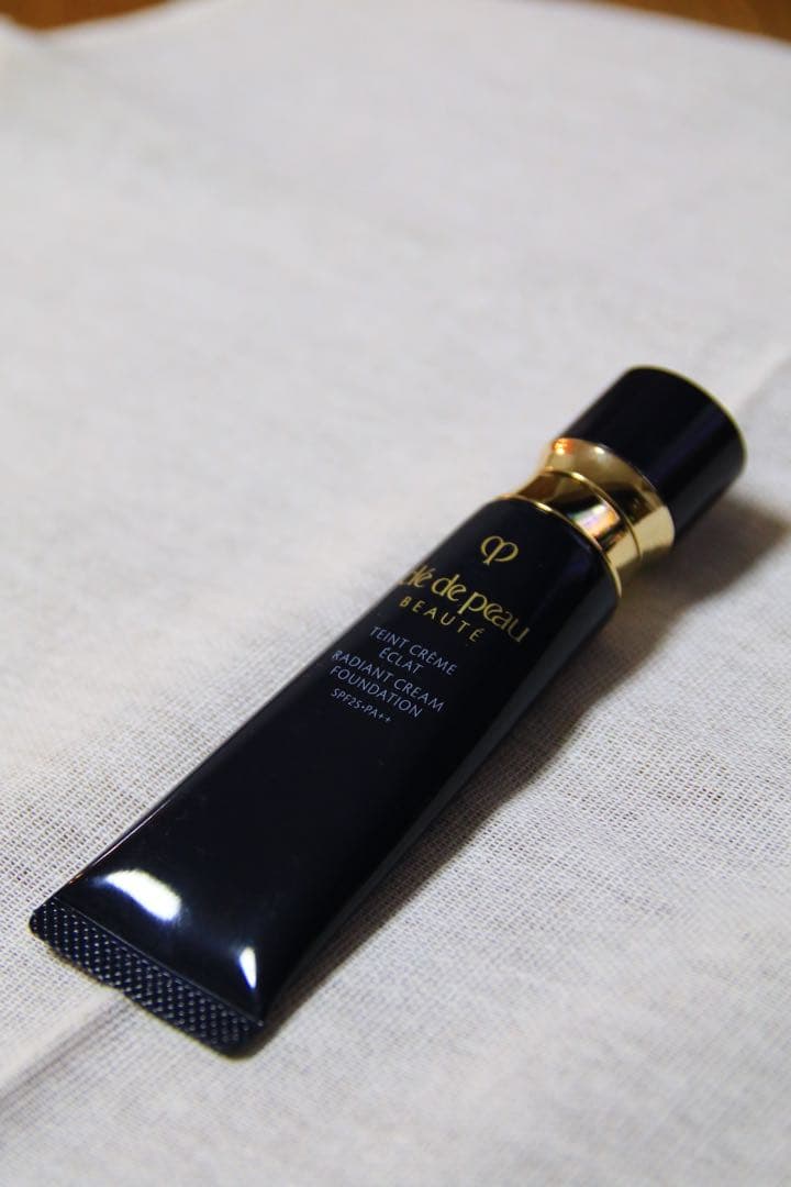 クレ・ド・ポー ボーテ タンクレームエクラn 25g