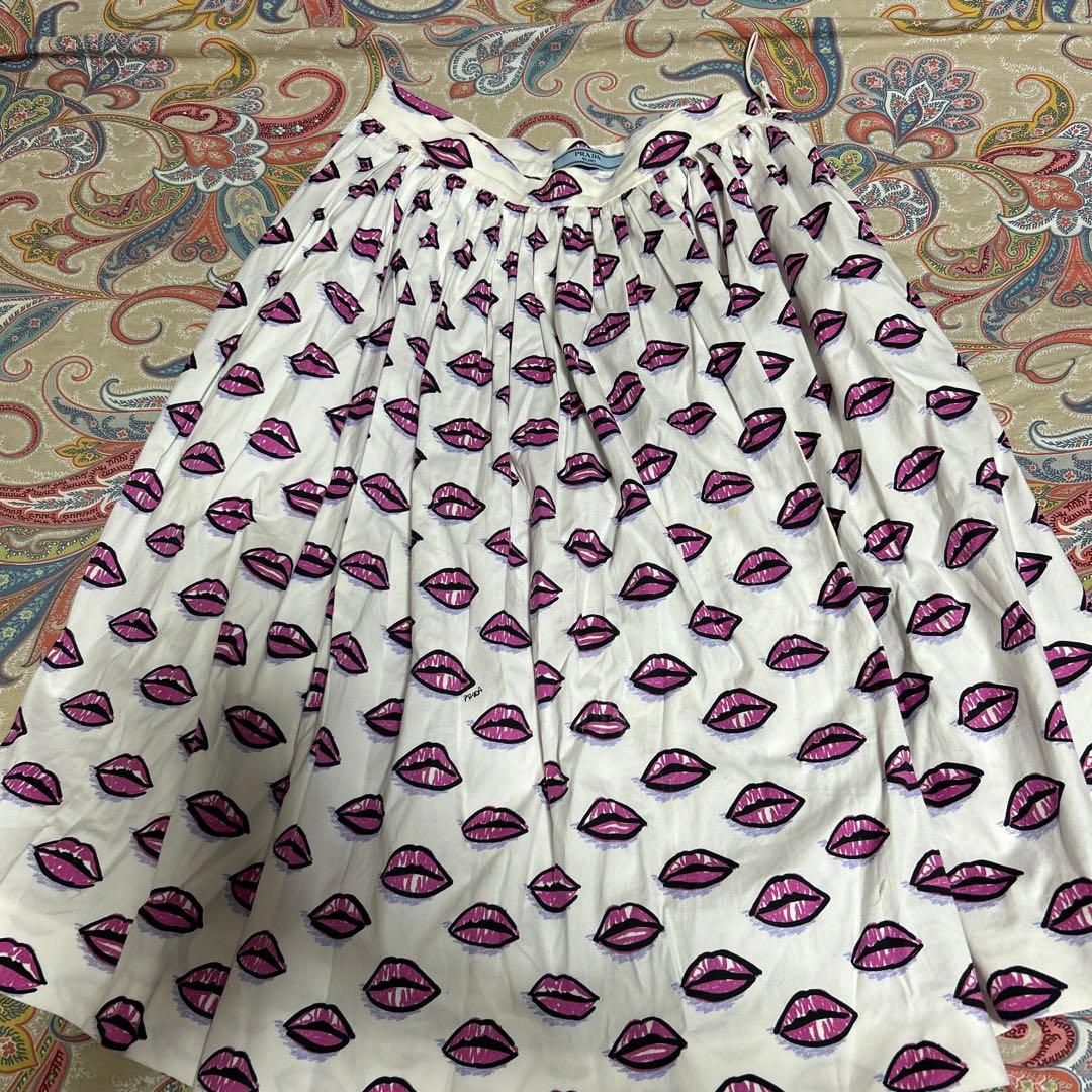 PRADA リップ柄 スカート 人気 40 - メルカリ