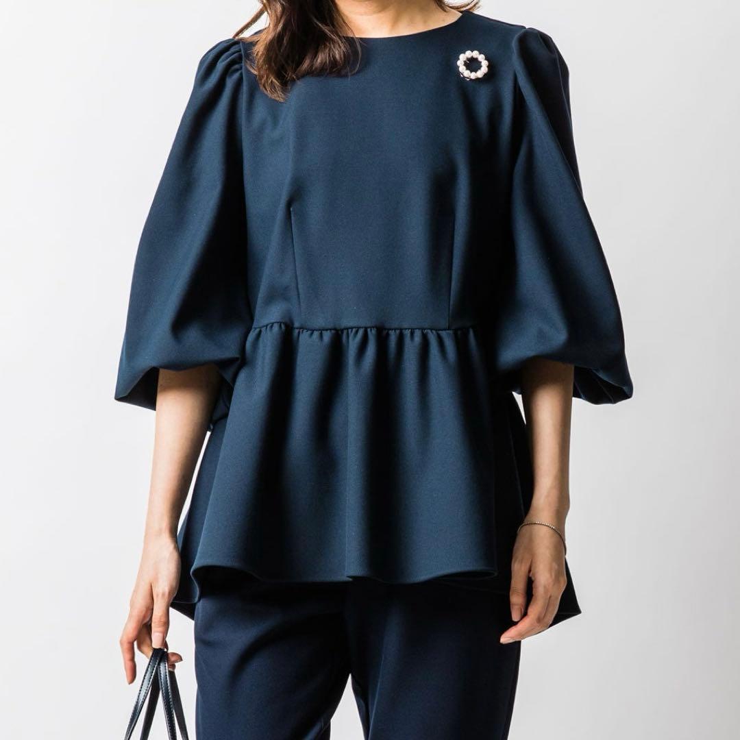 美品 VIRINA ヴィリーナ フランブラウス トップス ペプラムトップス 楽天市場】スクエアネック サテン ペプラム ブラウス レディース