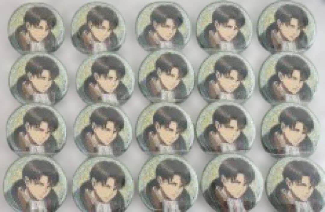 進撃の巨人 リヴァイ 缶バッジ ドンキホーテ 20個 進撃の巨人リヴァイ グリッター缶バッジ 2個セット | 4571622858240