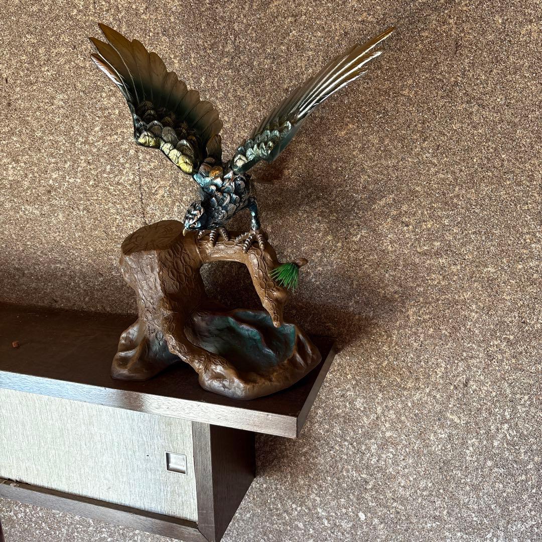 飛翔する鳥の彫刻 インテリア装飾