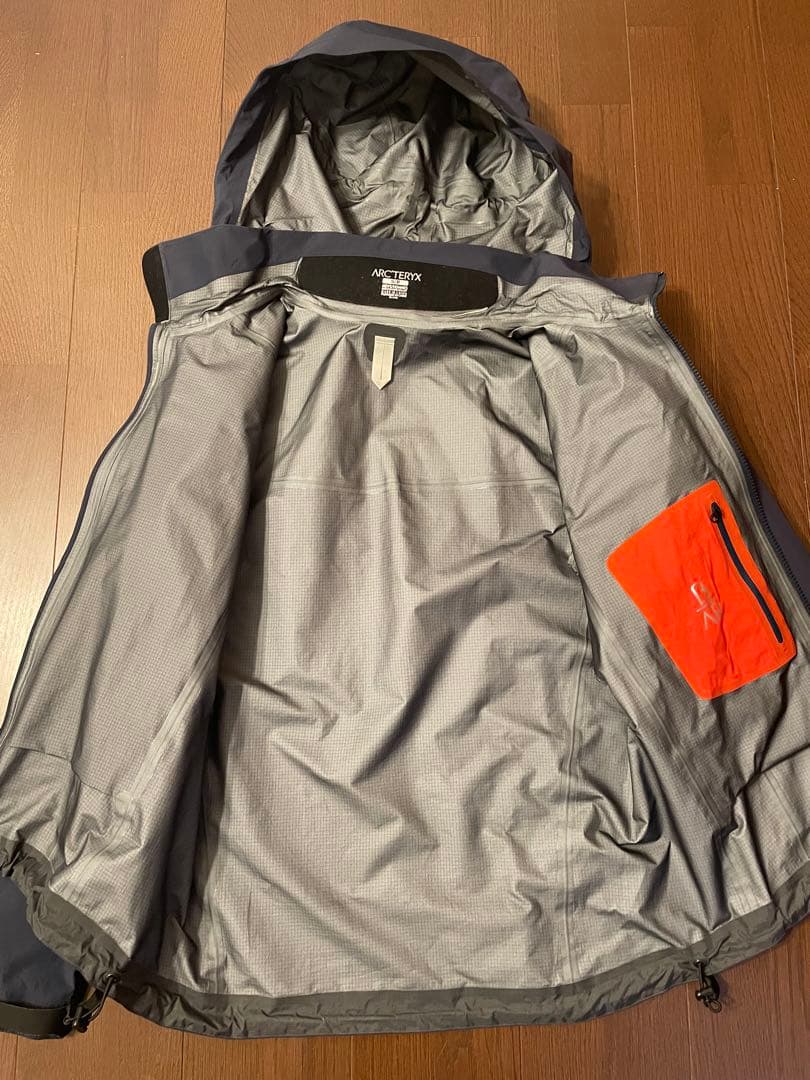 菅田将暉/drake着】アークテリクス ベータAR ネイビーarc'teryx - メルカリ