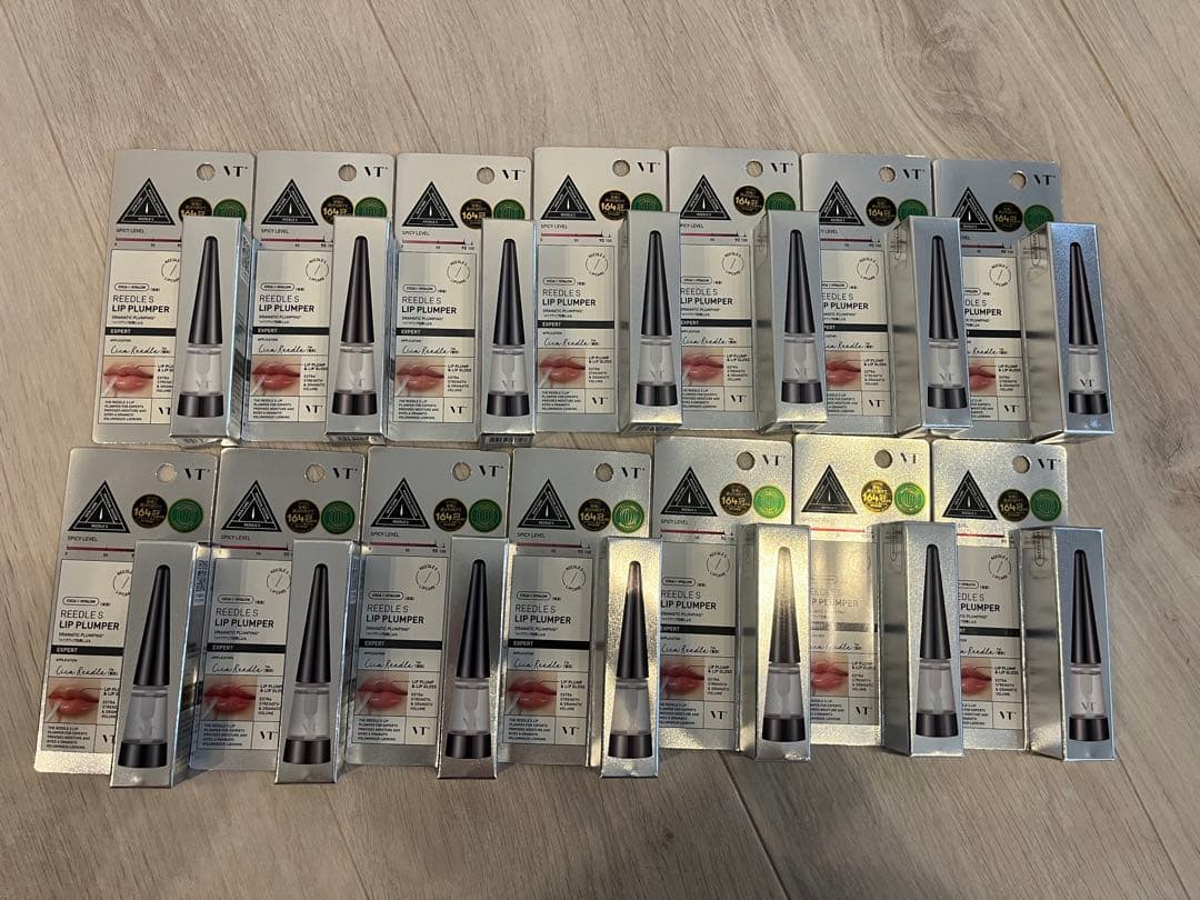【値下げ】VTコスメリードルSリッププランパー4.3g保湿透明ツヤ感リップグロス