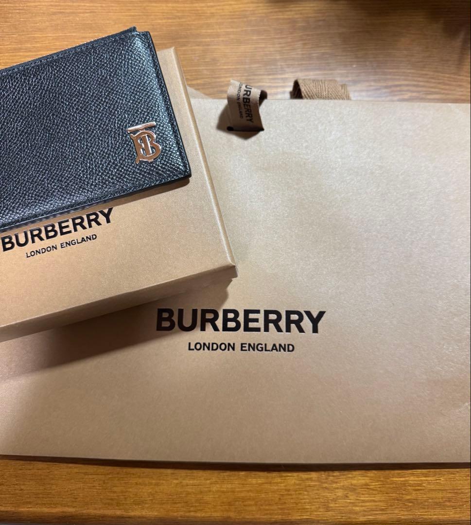 新品未使用級　BURBERRY ブラックレザー ケース　パスケース