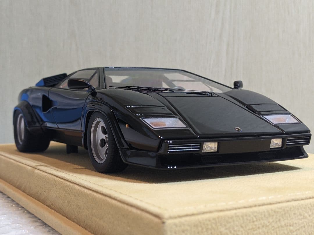 1/18 メイクアップ IDEA カウンタック LP5000S 1982 Make Up Co., Ltd. / Lamborghini Countach LP5000S 1982 with Rear Wing