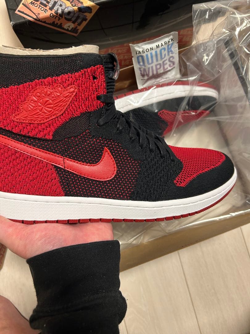 r*t様 新品　Nike Air Jordan 1 赤黒 フライニット　ナイキ