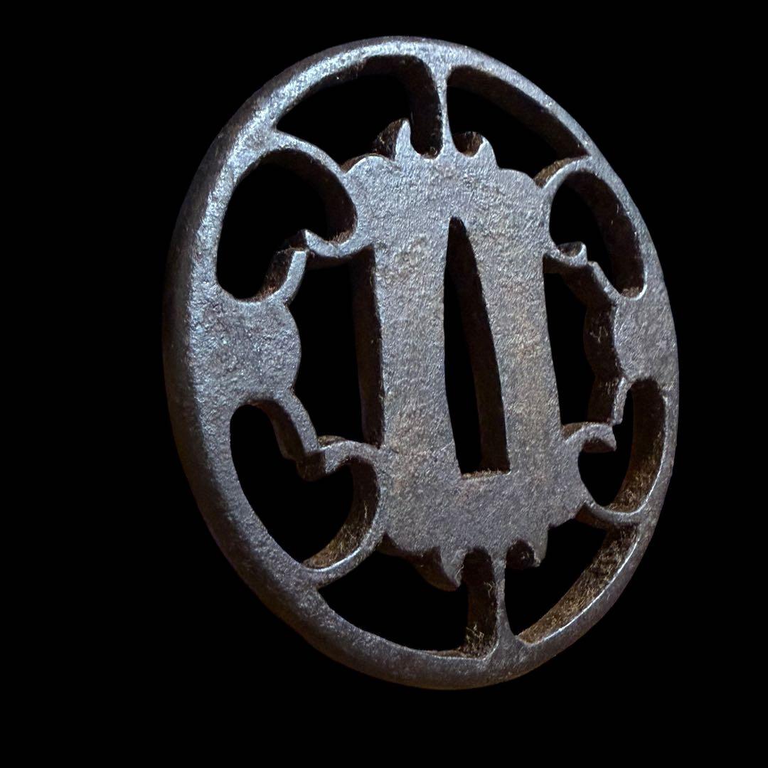 刀装具》鉄地 透かし鍔 無名赤坂 江戸時代 時代物 武具骨董 - メルカリ