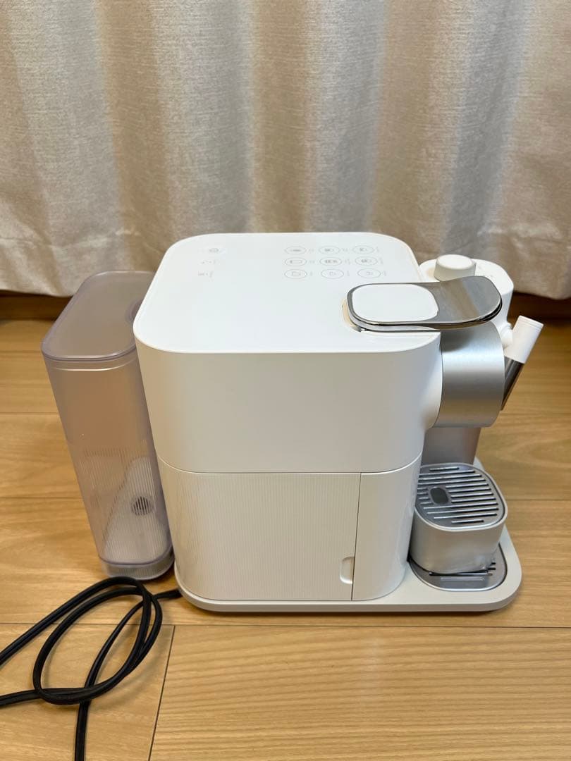 ネスプレッソ グランラティシマ F531 コーヒーメーカー ホワイト