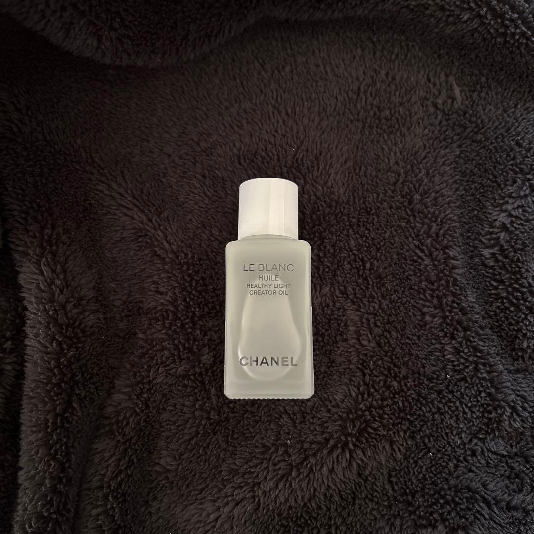 シャネル ル ブラン ユイル
