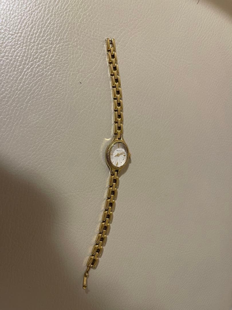 アガット　ブレスレット時計 ラウンドフェイス革ベルトウォッチ｜時計｜アガット 公式オンラインストア