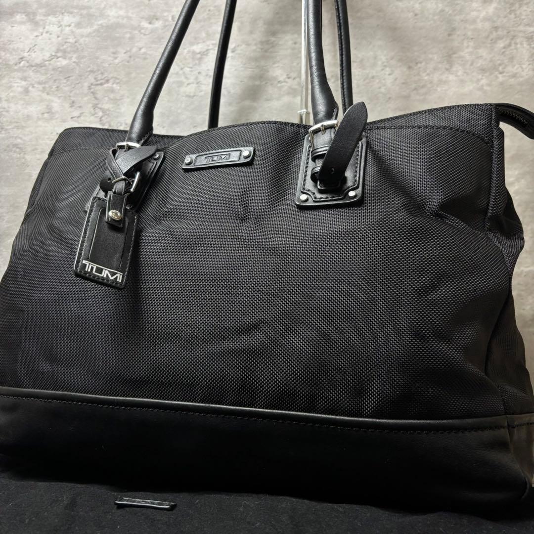 TUMI トートバッグ ビジネス レザー 本革 肩掛け可能 ブラック 保存袋