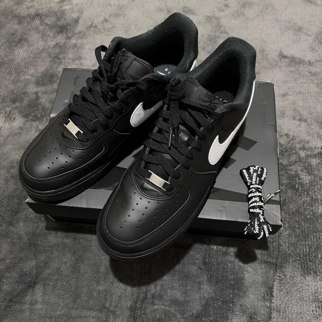 Supreme × Nike Air Force1Low Black/White