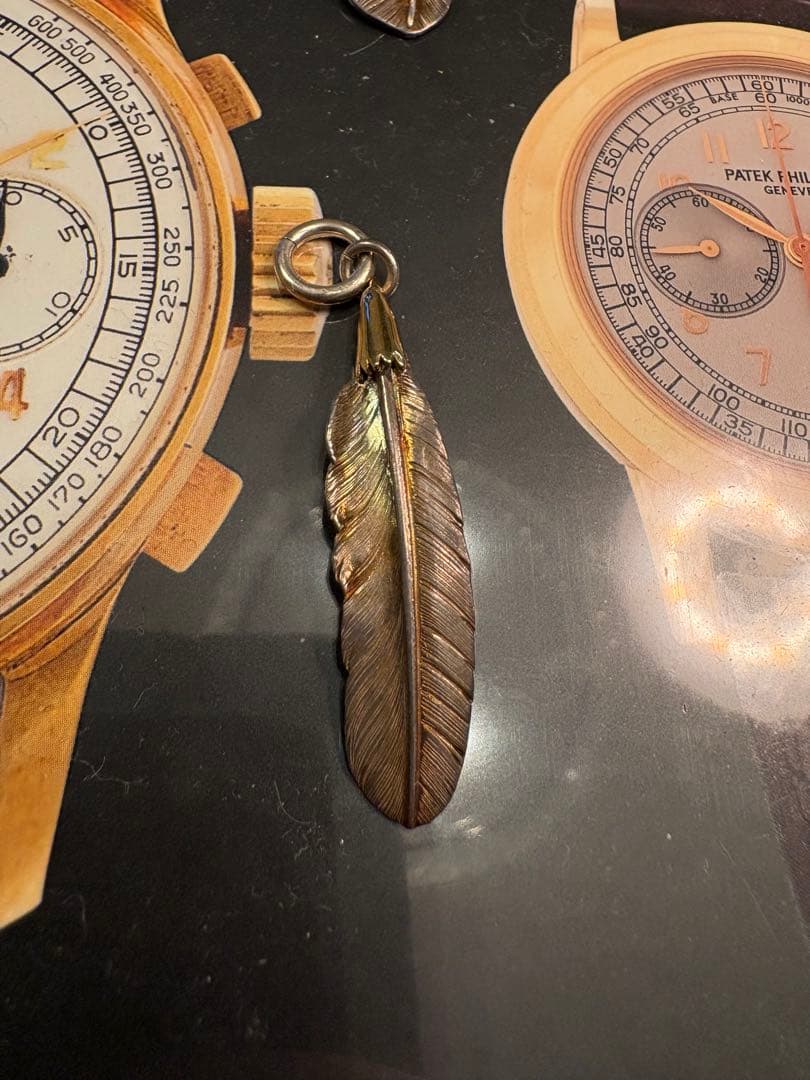 ラリースミス NO. 49 18K イーグルヘッドフェザーペンダントトップ