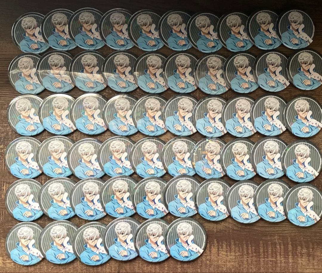 ブルロ 凪誠士郎 ブルーロック サンリオ シナモン 缶バッジ ブルーロック ブルロ サンリオコラボ 第1弾 凪 シナモン ホログラム缶