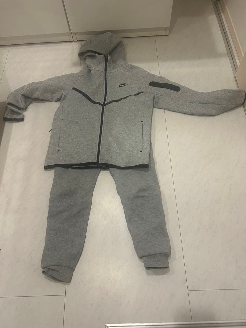 NIKEテックフリース上M下S