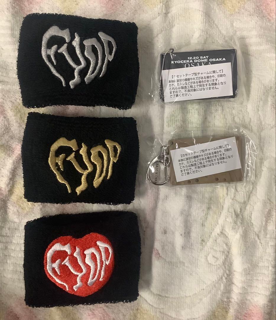 B'z FYOP 大阪 12/20&21 リストバンド カセットチャーム 5点