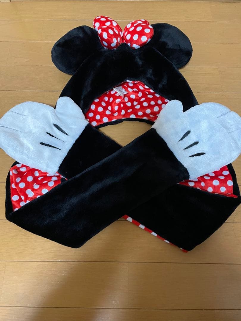 ディズニー　ミニーファンキャップマフラー