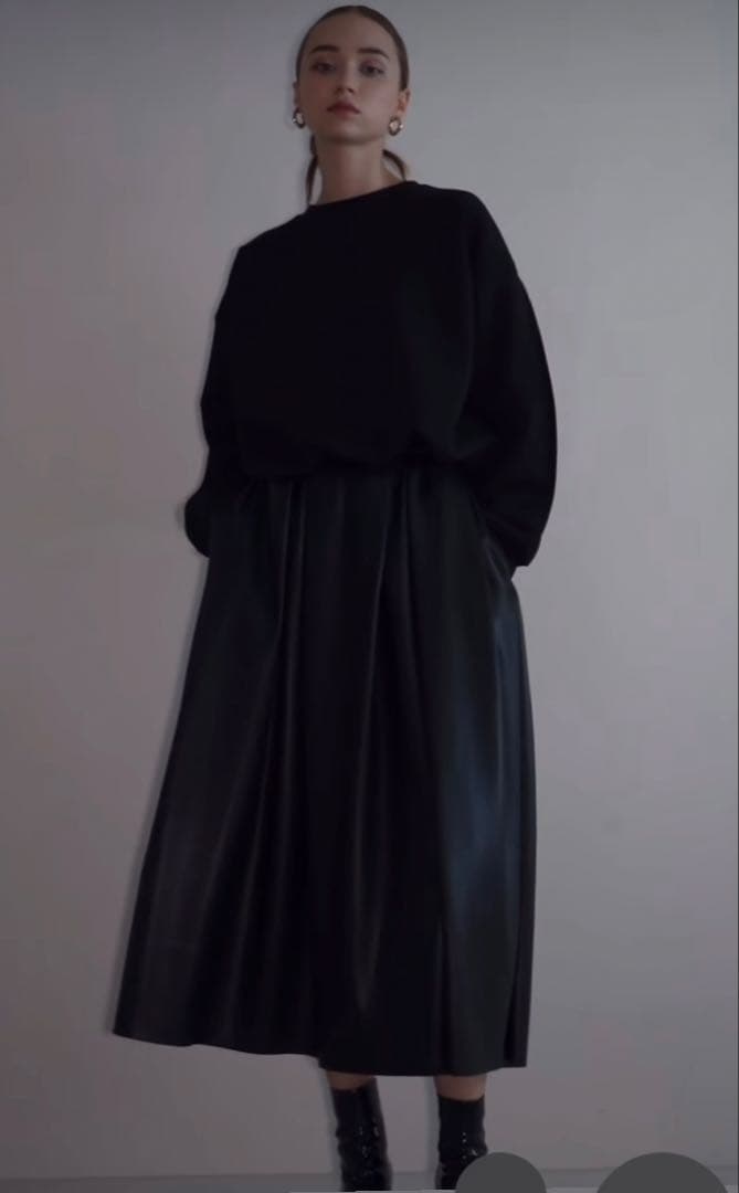 HEVE Funcouture Leather スカート ヘップバーンレザーロングフレアスカート | THEODORIC.dy公式通販