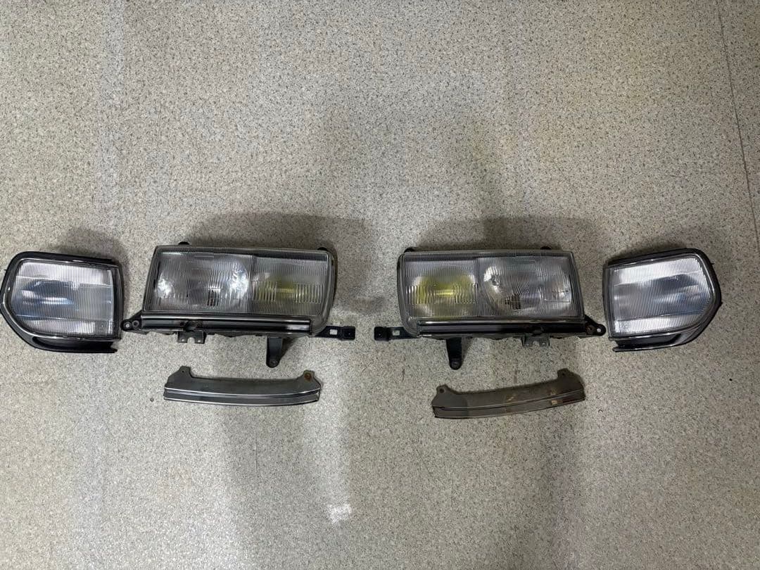 ランクル80 純正ヘッドライトコーナーランプ レンズ ヘッドライトリム