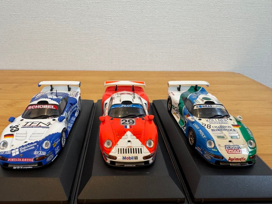 MINICHAMPS】3台セットPorsche GT1 #28/29/33 ミニカー