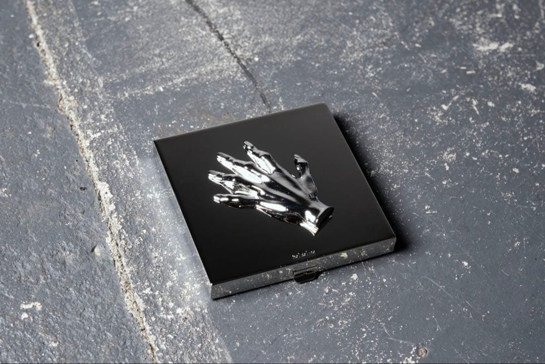 hazama 惹きずり込まれる運命のアイシャドウ silver