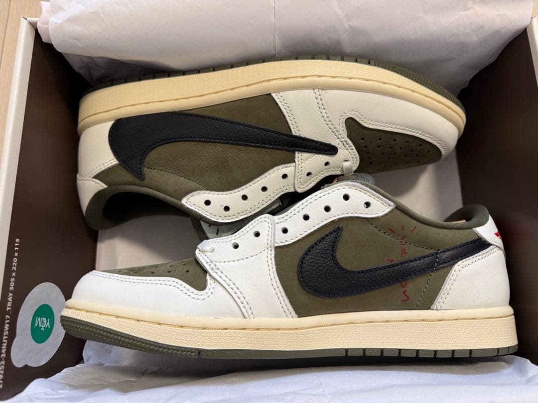 靴 Travis Scott x Nike Air Jordan 1 Low
