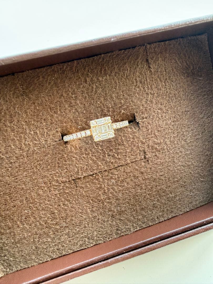 【BELLESIORA】ベルシオラ リング k18 ダイヤモンド0.24カラット