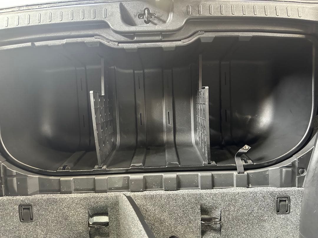 セレナC27ラゲッジアンダートレイ - メルカリ