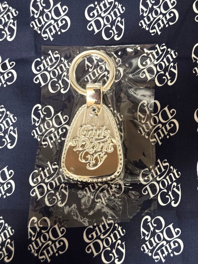 玄*読様 超希少 Girls Don't Cry Key Ring Silver
