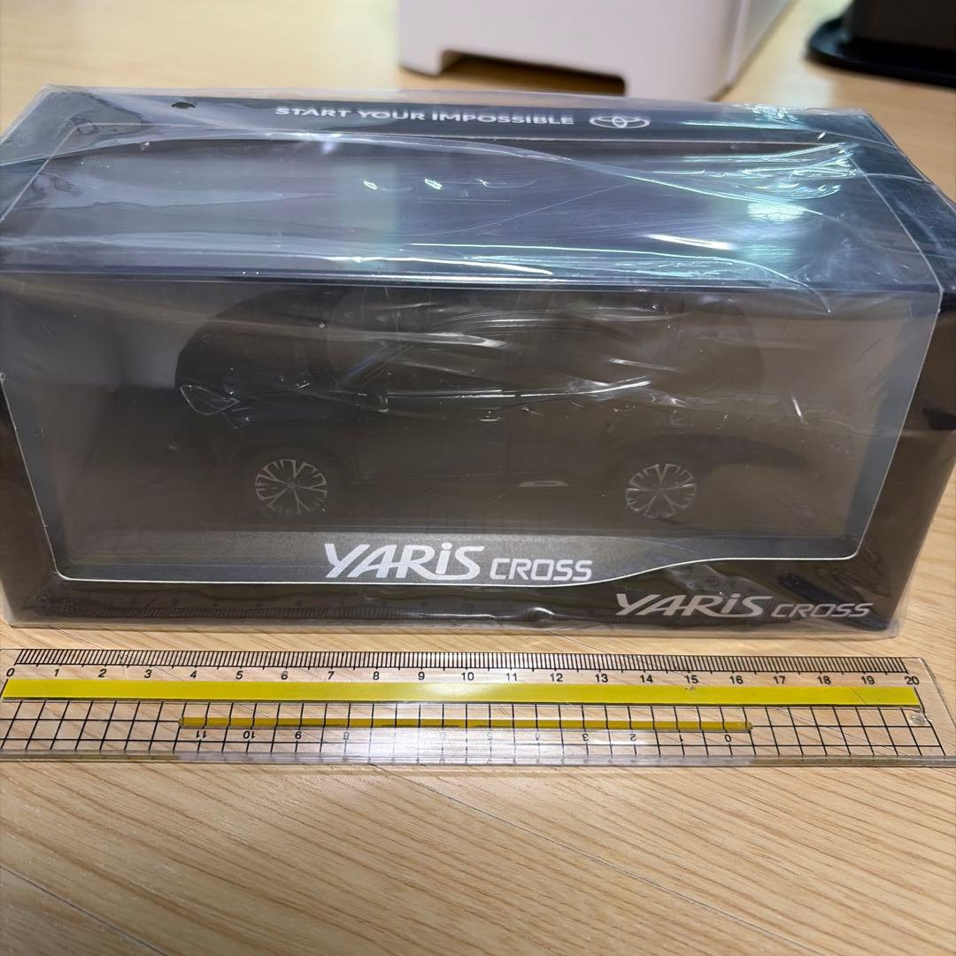 【非売品】ヤリスクロス　ミニカー Amazon | トヨタ 新型ヤリスクロス2020.8月発売非売品 プルバックカー