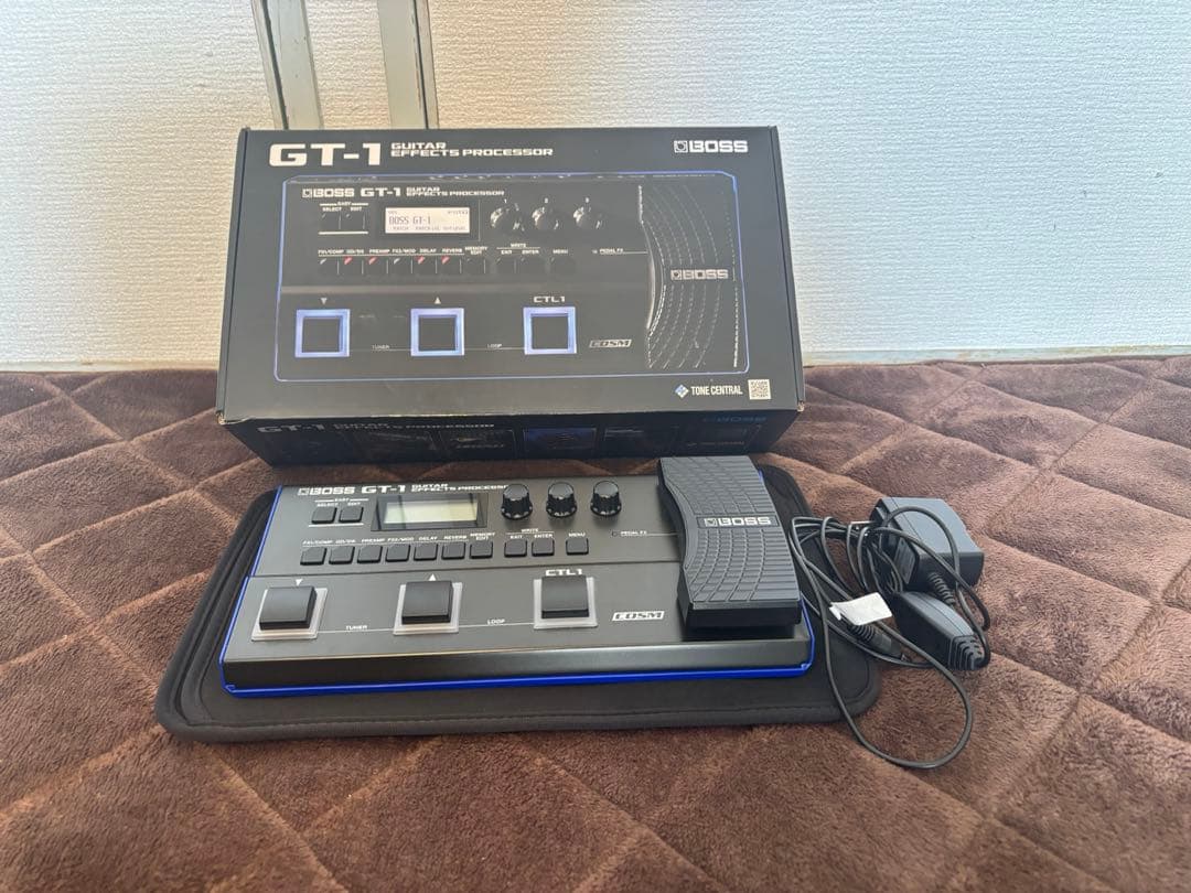 BOSS GT-1 ギターエフェクター 本体　カバー、アダプター、元箱付き