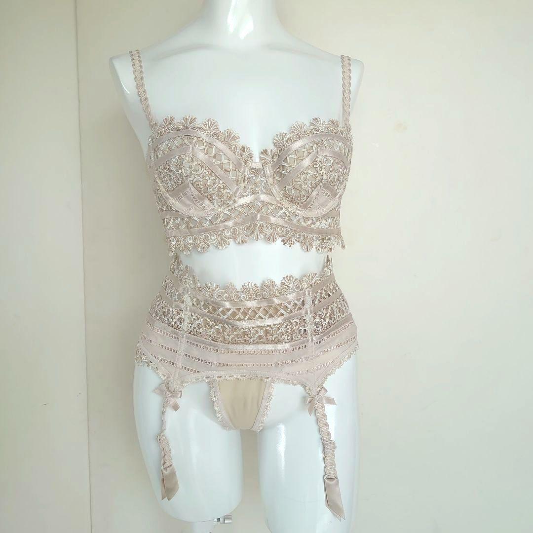 フランス高級ランジェリー　Ravage　ブラ　タンガ　ガーターベルト　セット