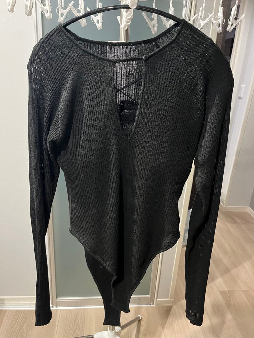 SENEE decollete cut-out bodysuit black - メルカリ