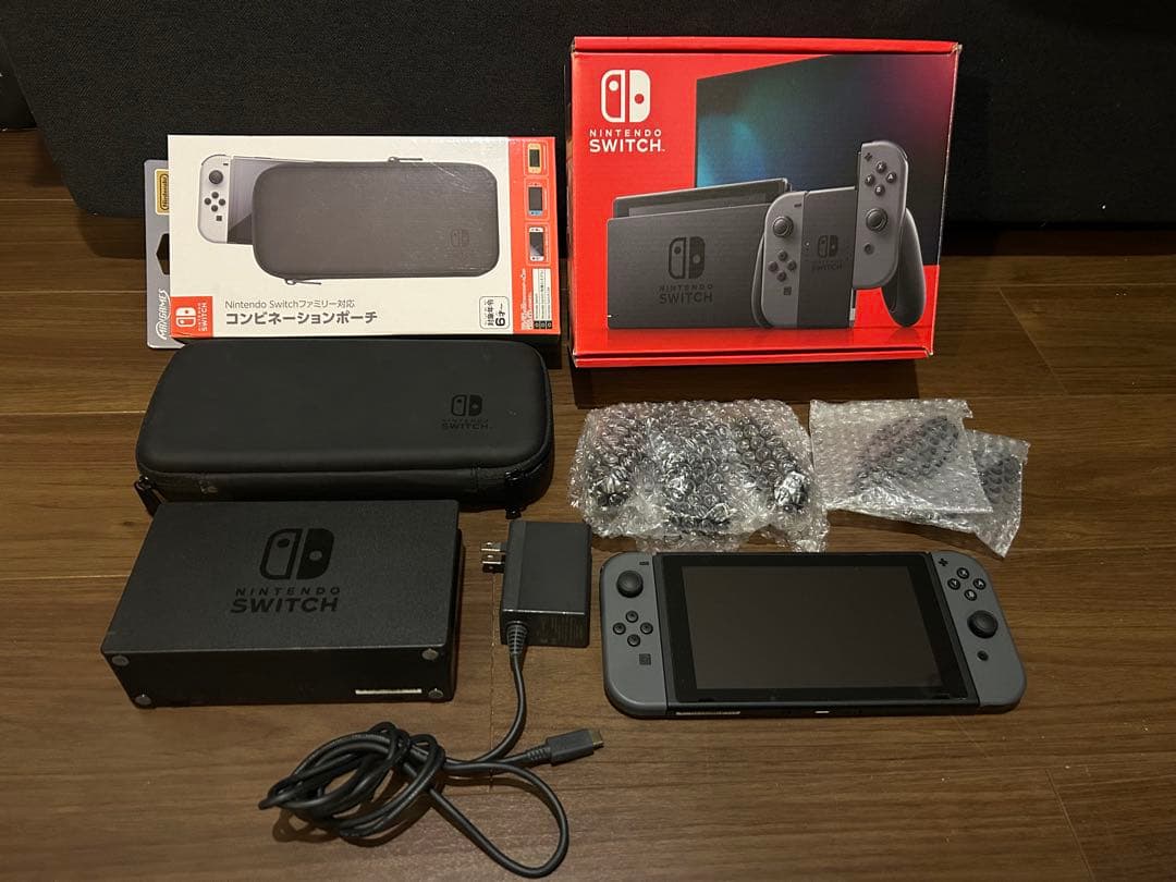 Nintendo Switch グレー 本体 + ポーチ - メルカリ