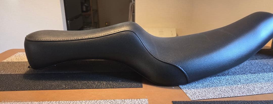 ハーレー スポーツスター シート