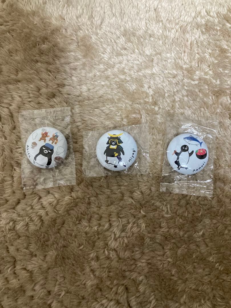 Suicaペンギン缶バッジ3個セット - メルカリ