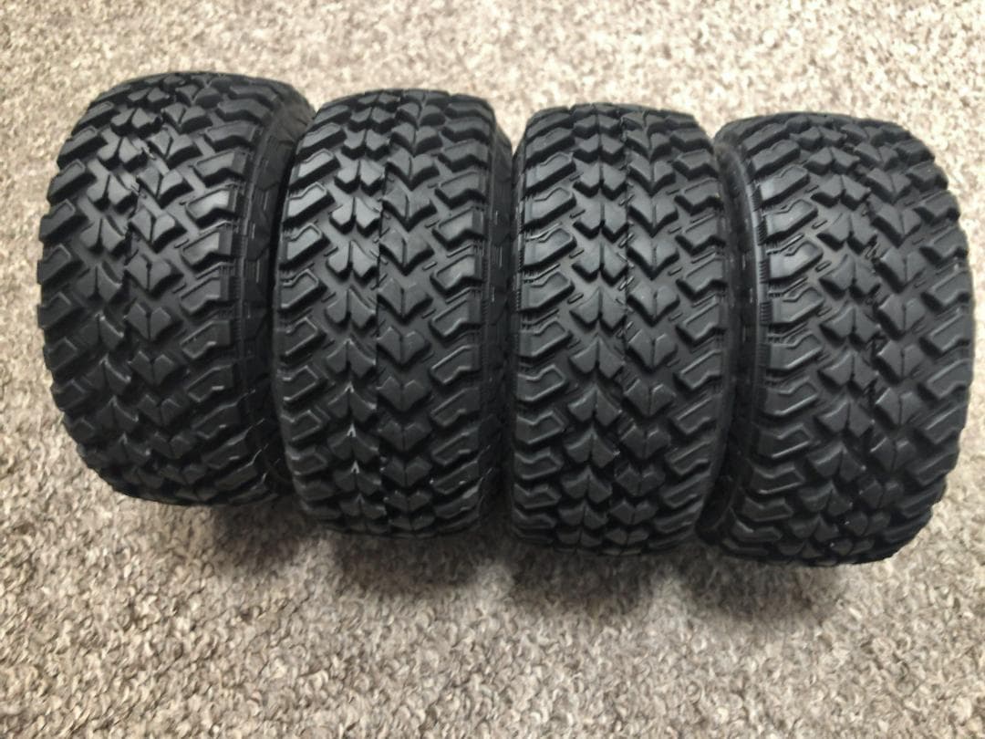 未使用 AXIAL 1/10 ショートコース トラック用タイヤ 2.2/3.0