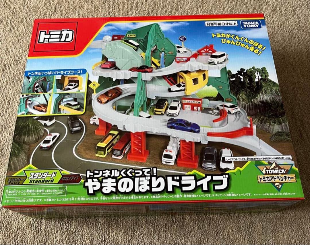 トミカ トンネルくぐって！やまのぼりドライブ 新品