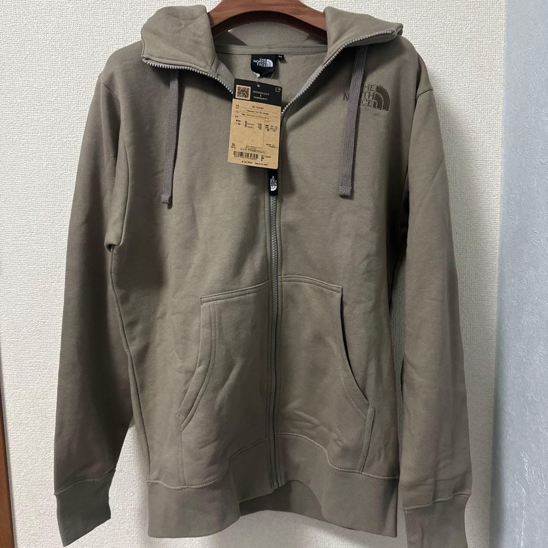 新品未使用タグ付き　ザノースフェイスパーカー