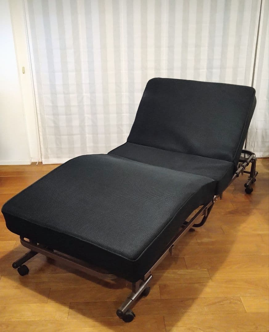 美品　ニトリ折りたたみ電動ベッドガード付き　セレサ