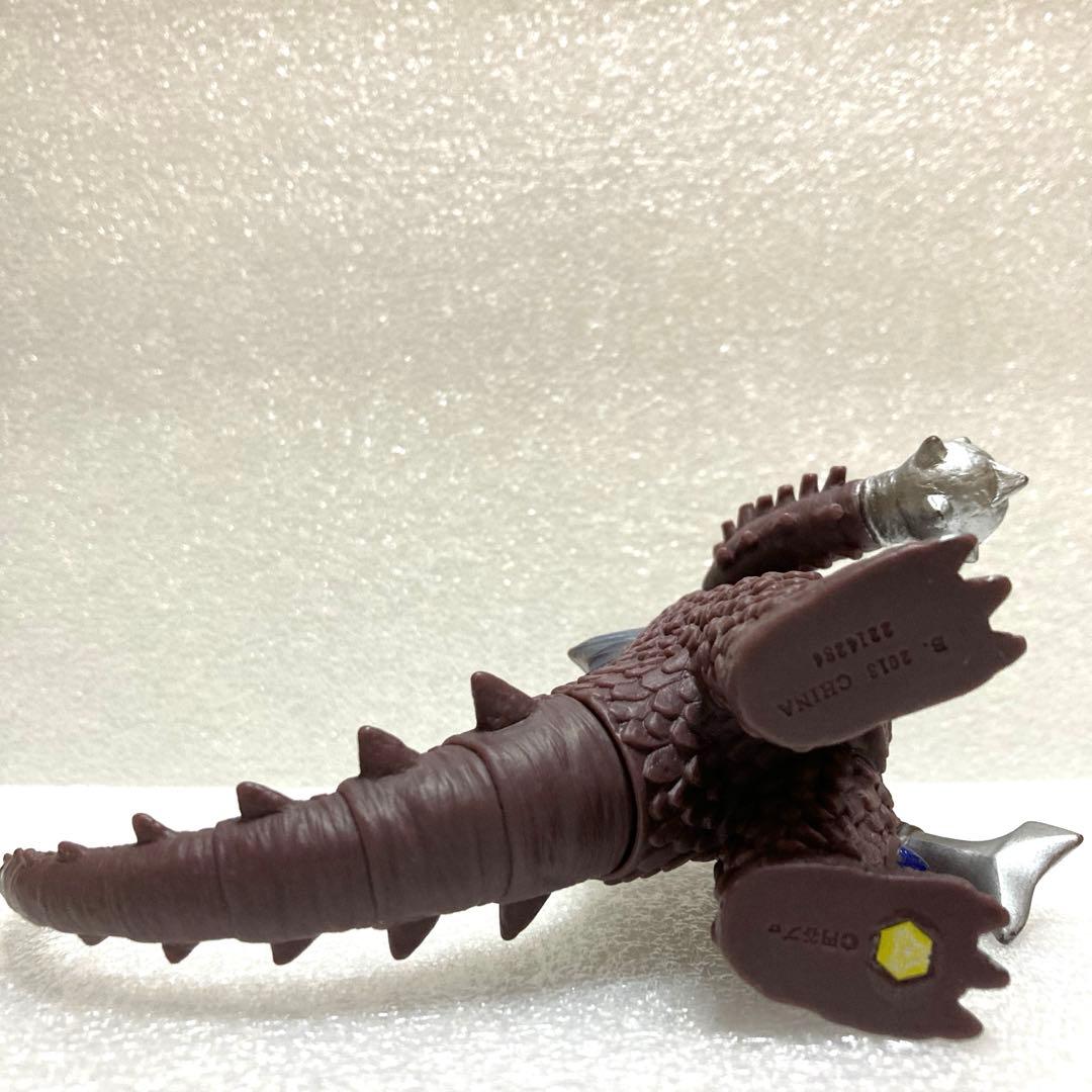 ウルトラ怪獣500 殺し屋超獣 バラバ ソフビ ライブサイン付き - メルカリ