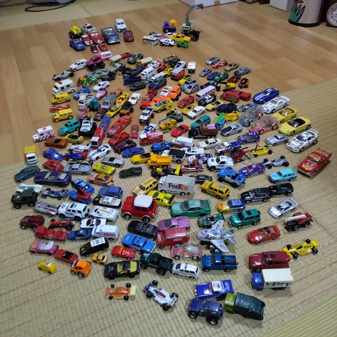 車　ヘリ　レースカー　ミニカー　いろいろ