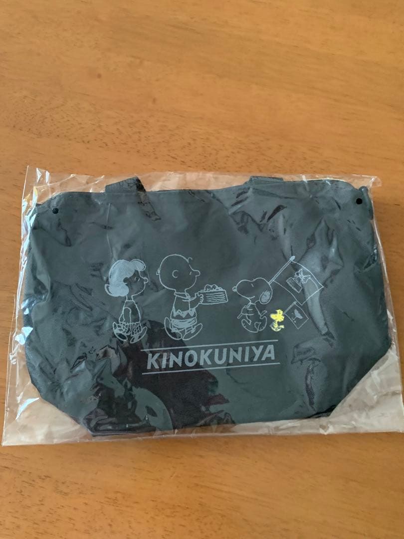 PEANUTS×紀ノ国屋コラボ アジャスタブルストラップバッグ ブラックの