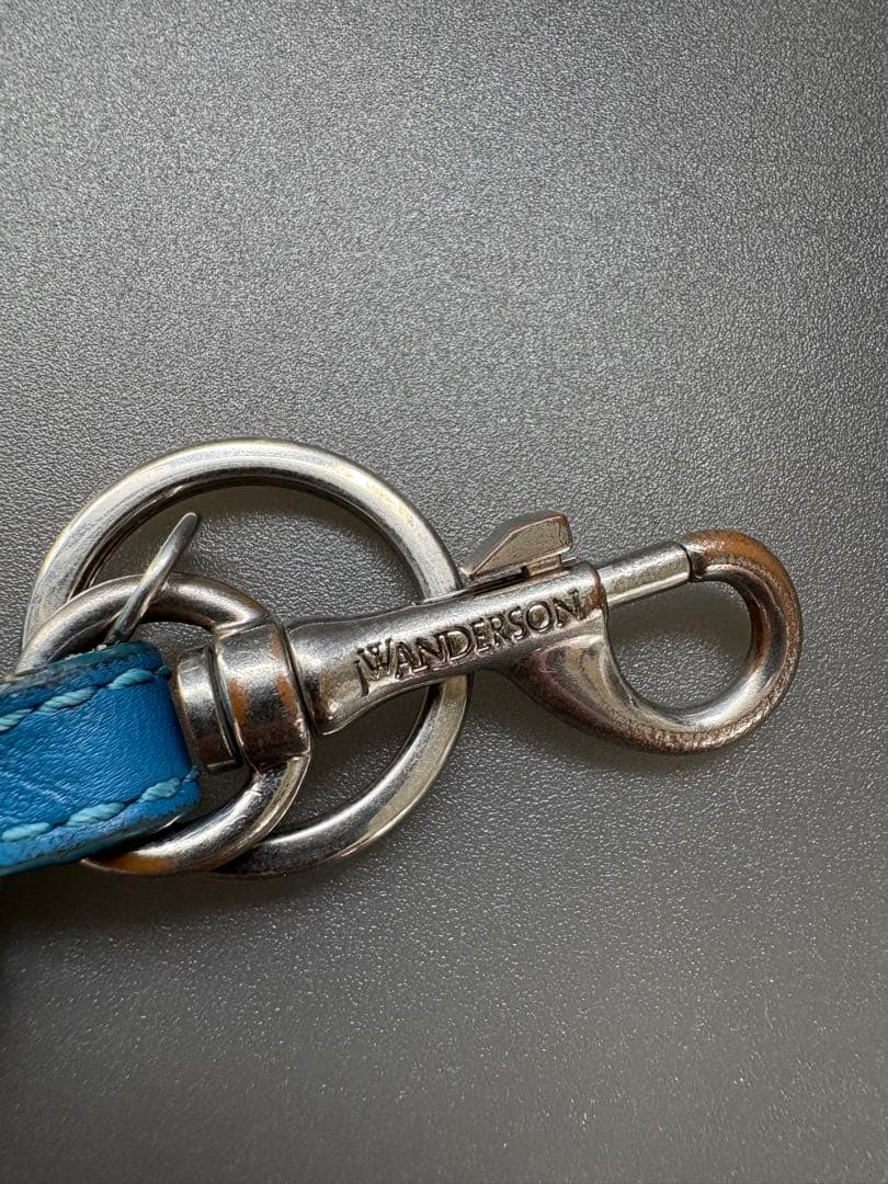 JW ANDERSON pennisキーリング J.W. Anderson のペニスキーリングで、イヤらしい自分をさり気なく開放