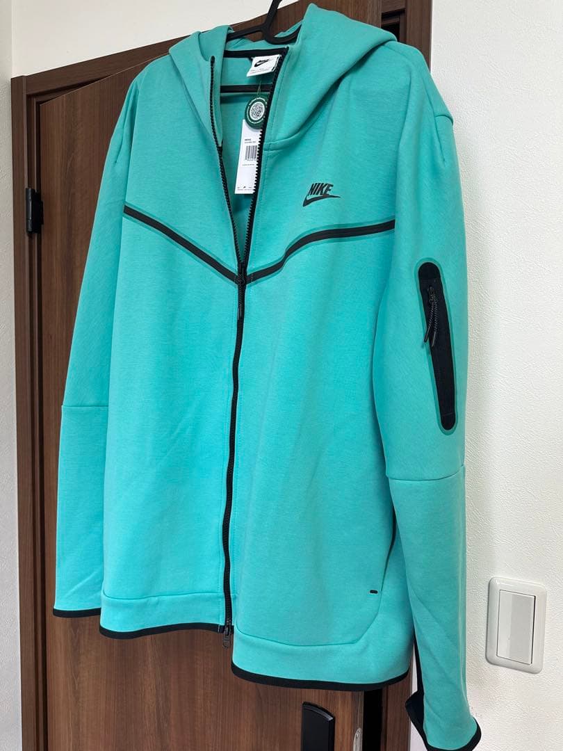 新品未使用 アウターのみ ナイキテックフリース ティファニーカラー