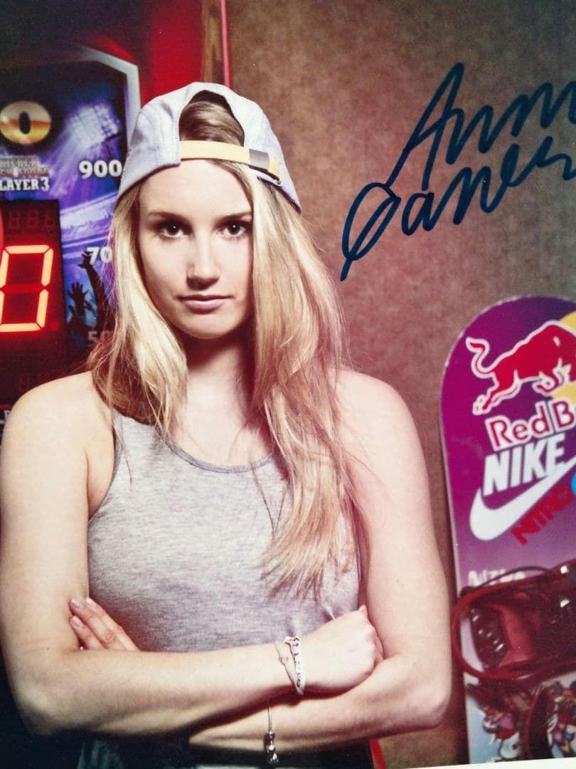 セール中…アンナ・ガッサー直筆サイン入り超 特大写真…Anna Gasser,