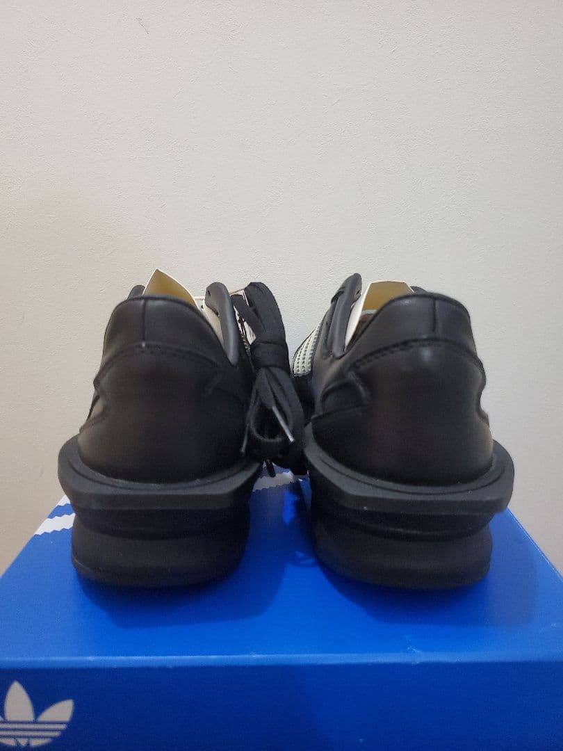 話題！ アディダス フォーラム キュビズム 27.5cm スニーカー