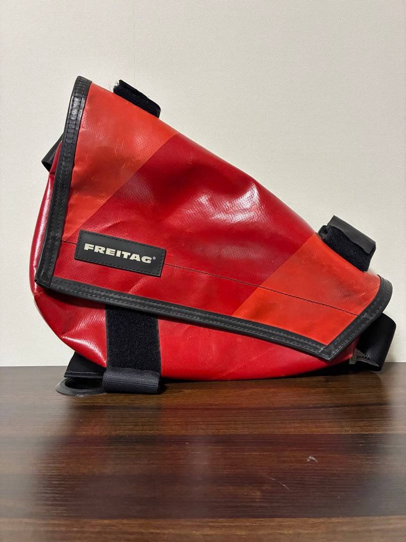 FREITAG F31 KNIGHT RIDER レッド