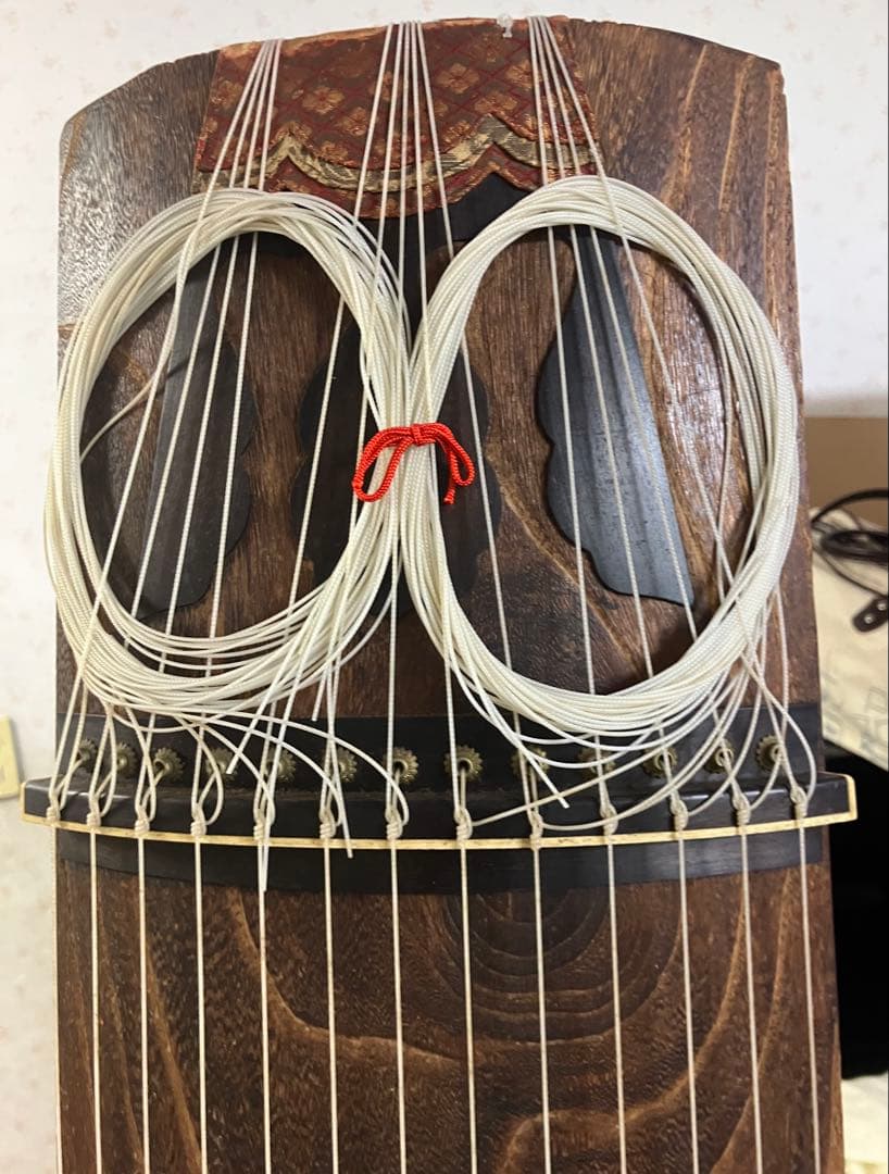 小型の13弦お琴 ￼龍頭から龍尾迄163cm位 琴柱他一式付き