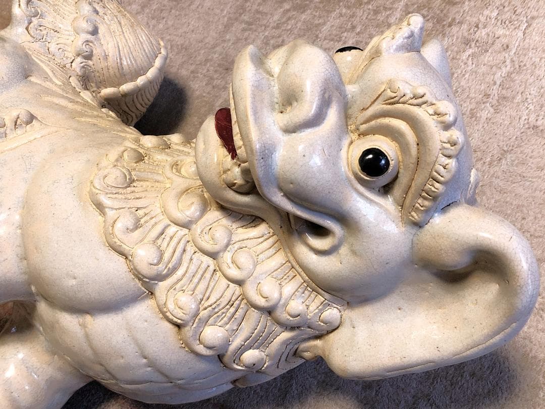 【 大白獅子 】 玉獅子　献上上手　68ｃｍ 　19.6ｋｇ